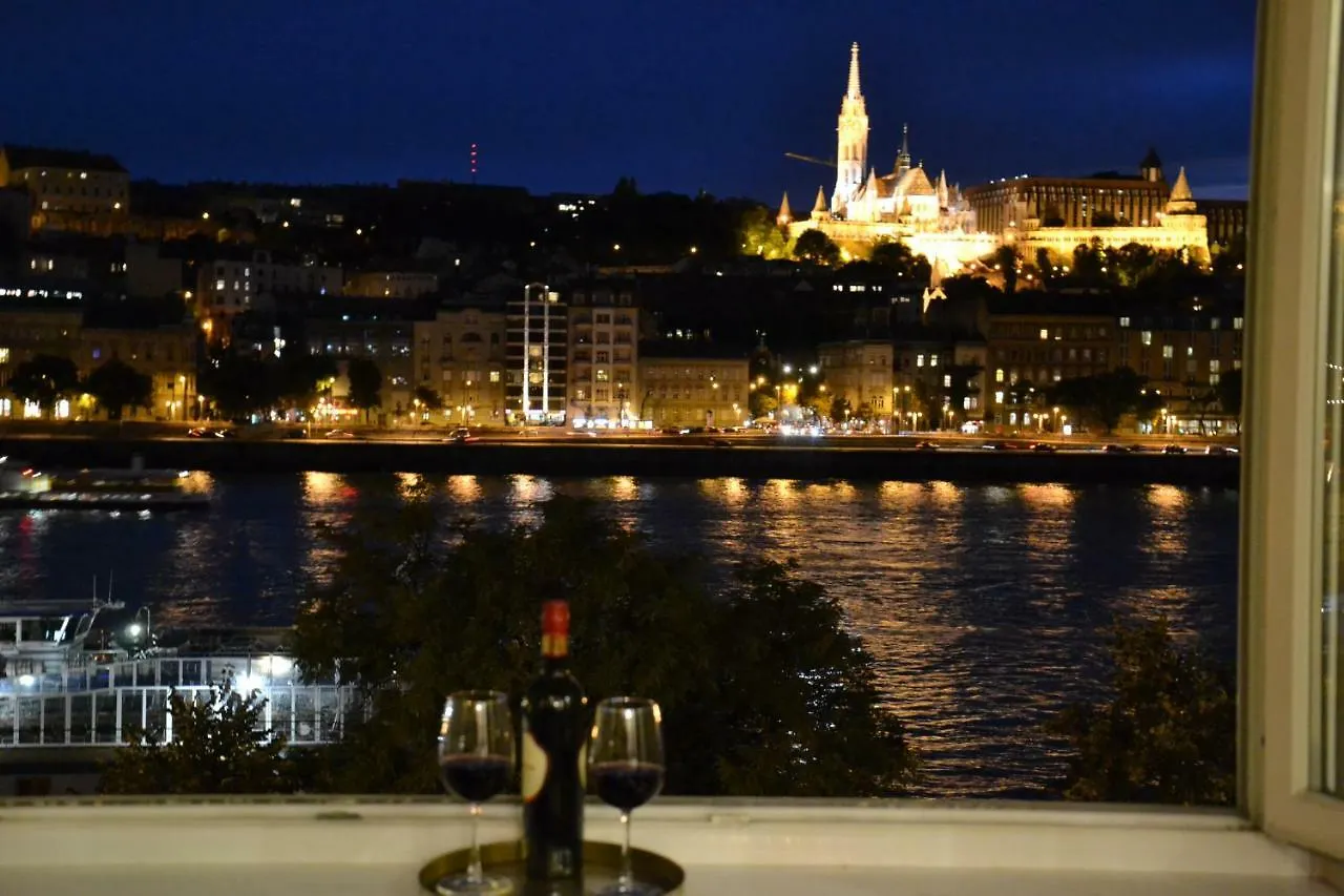 Full Danube -Castle Panorama Classic Apartment Βουδαπέστη 0*,  Ουγγαρία